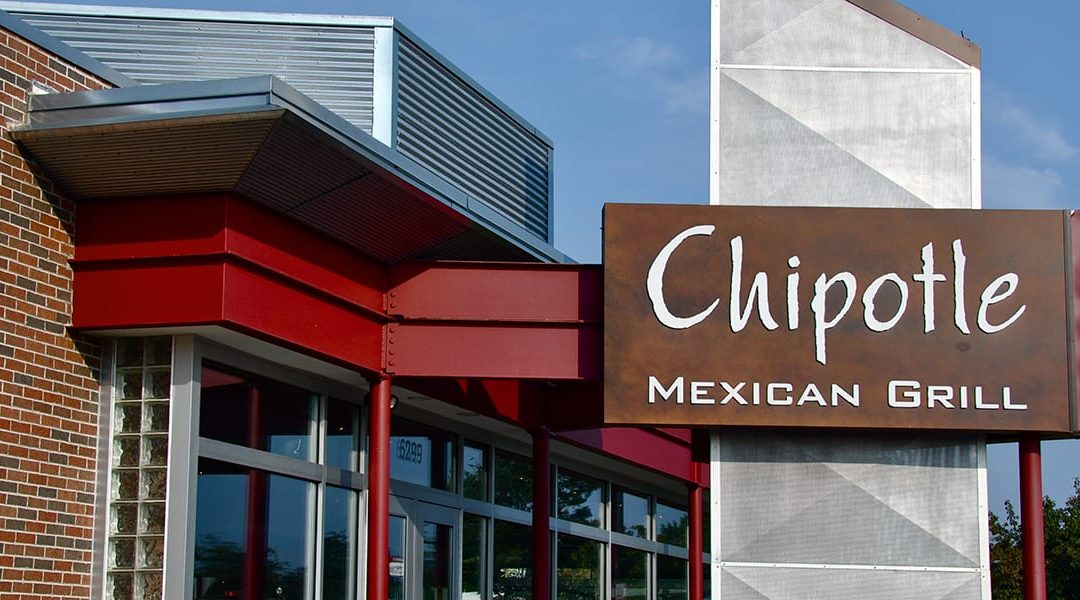 What to Order at Chipotle: 7 Tips for Finding the Healthiest Options