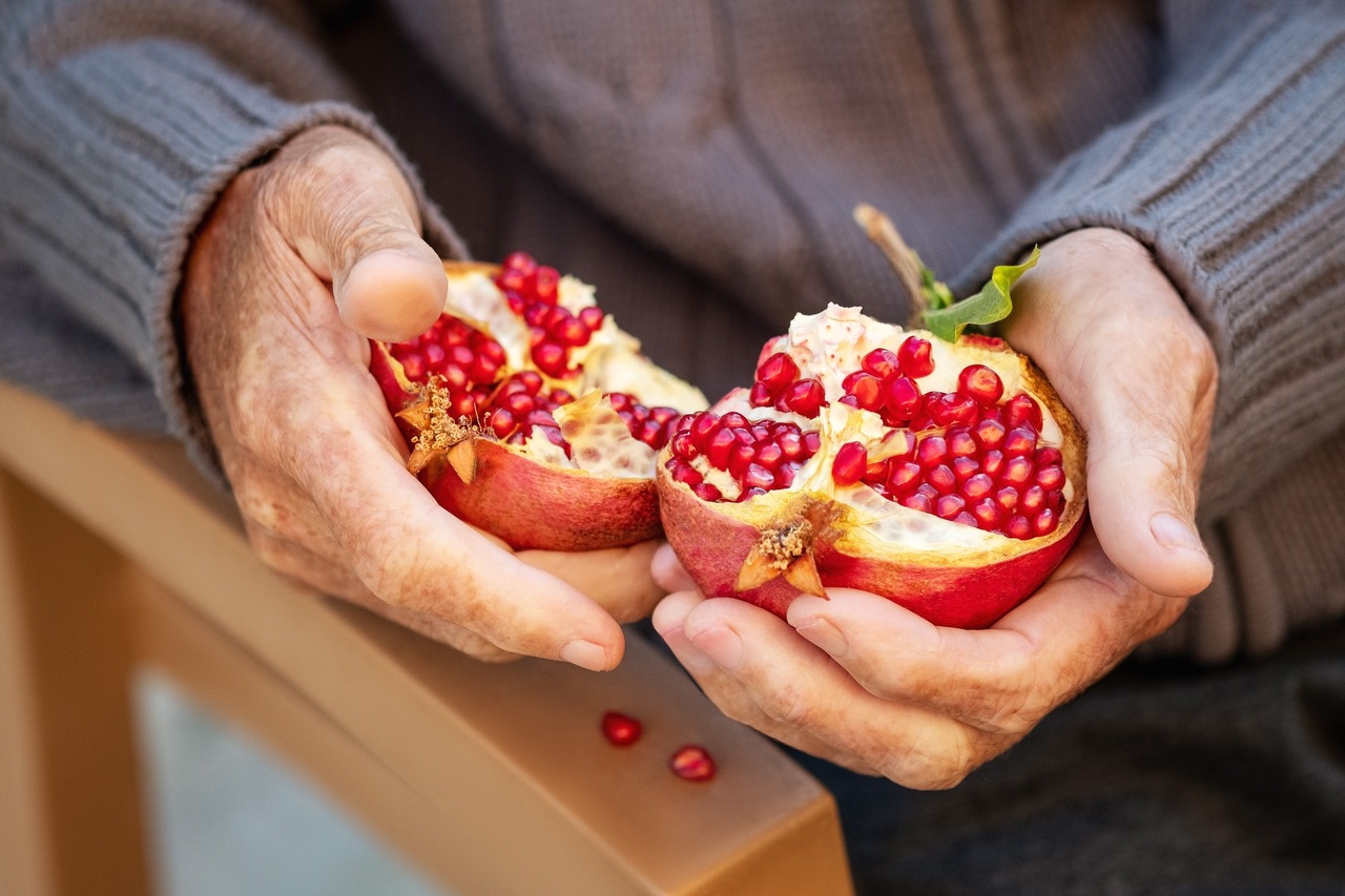 does-pomegranate-increase-blood-sugar?