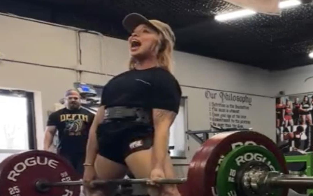 Heather Connor Deadlifts More Than 20 Pounds Over Her Own World Record in Training – Breaking Muscle