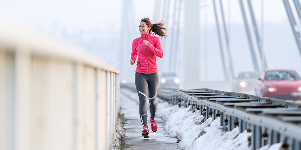 the-12-best-pieces-of-cold-weather-running-gear-to-ignite-your-winter-workouts