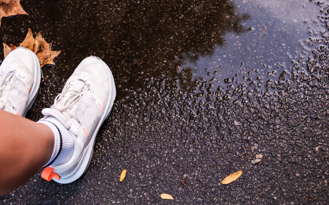 17-waterproof-walking-shoes-for-puddles-and-rainy-days