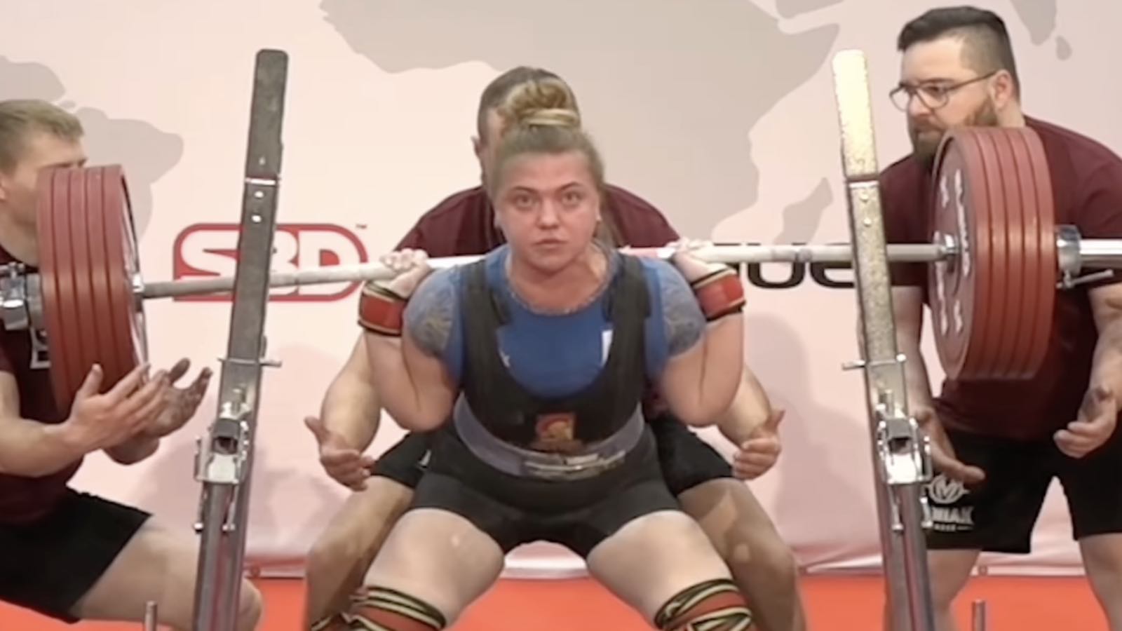 daria-rusanenko-(84kg)-scores-equipped-squat-world-record-of-276-kilograms-(608.4-pounds)-–-breaking-muscle