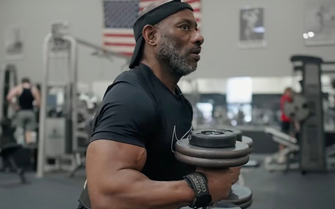 Dexter Jackson Runs Through a Taxing Biceps and Triceps Workout – Breaking Muscle