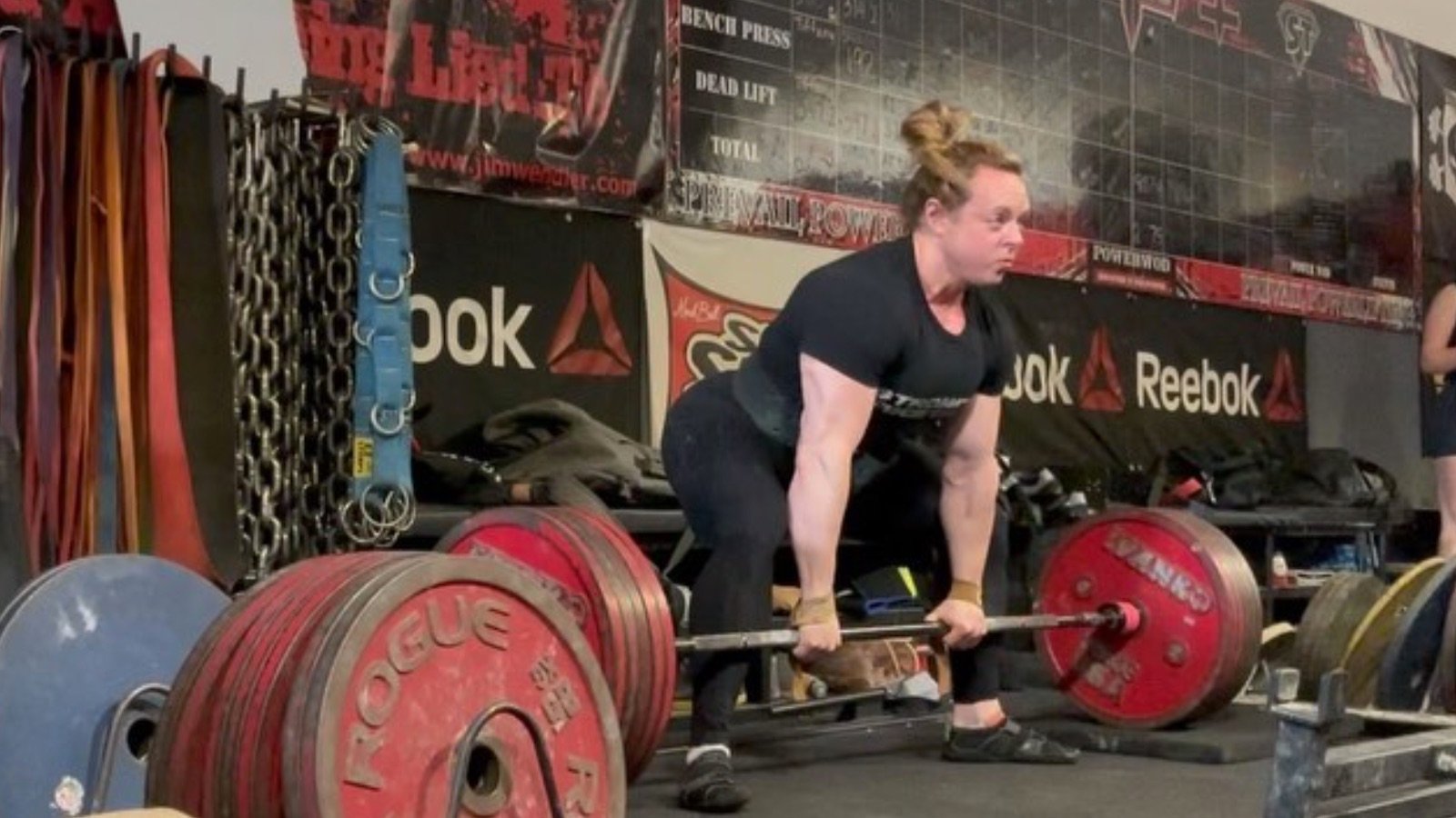 kristy-hawkins-pulls-over-272.1-kilograms-(600-pounds)-with-sumo-deadlift-for-first-time-–-breaking-muscle