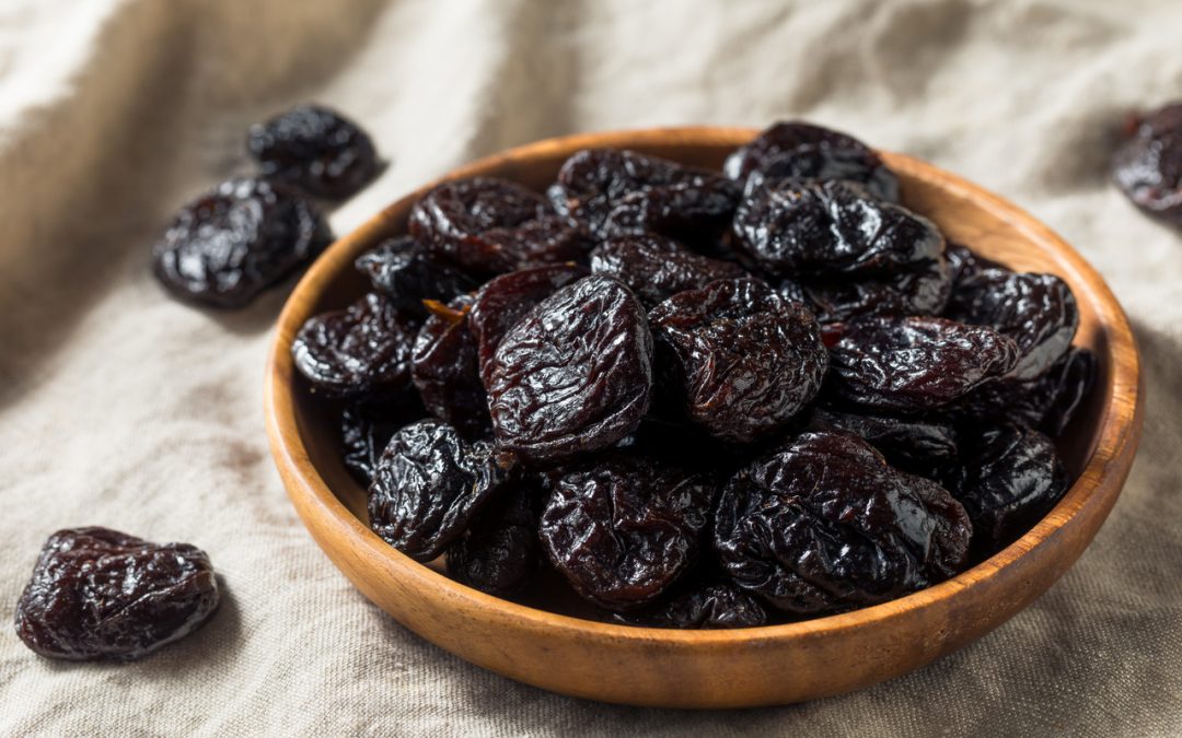 prunes:-nutritional-profile,-health-benefits-healthifyme